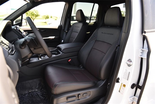 Vehicle image 23 of 29