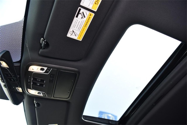 Vehicle image 25 of 29