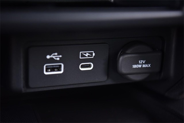Vehicle image 18 of 29