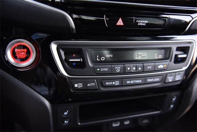 Vehicle image 16 of 29
