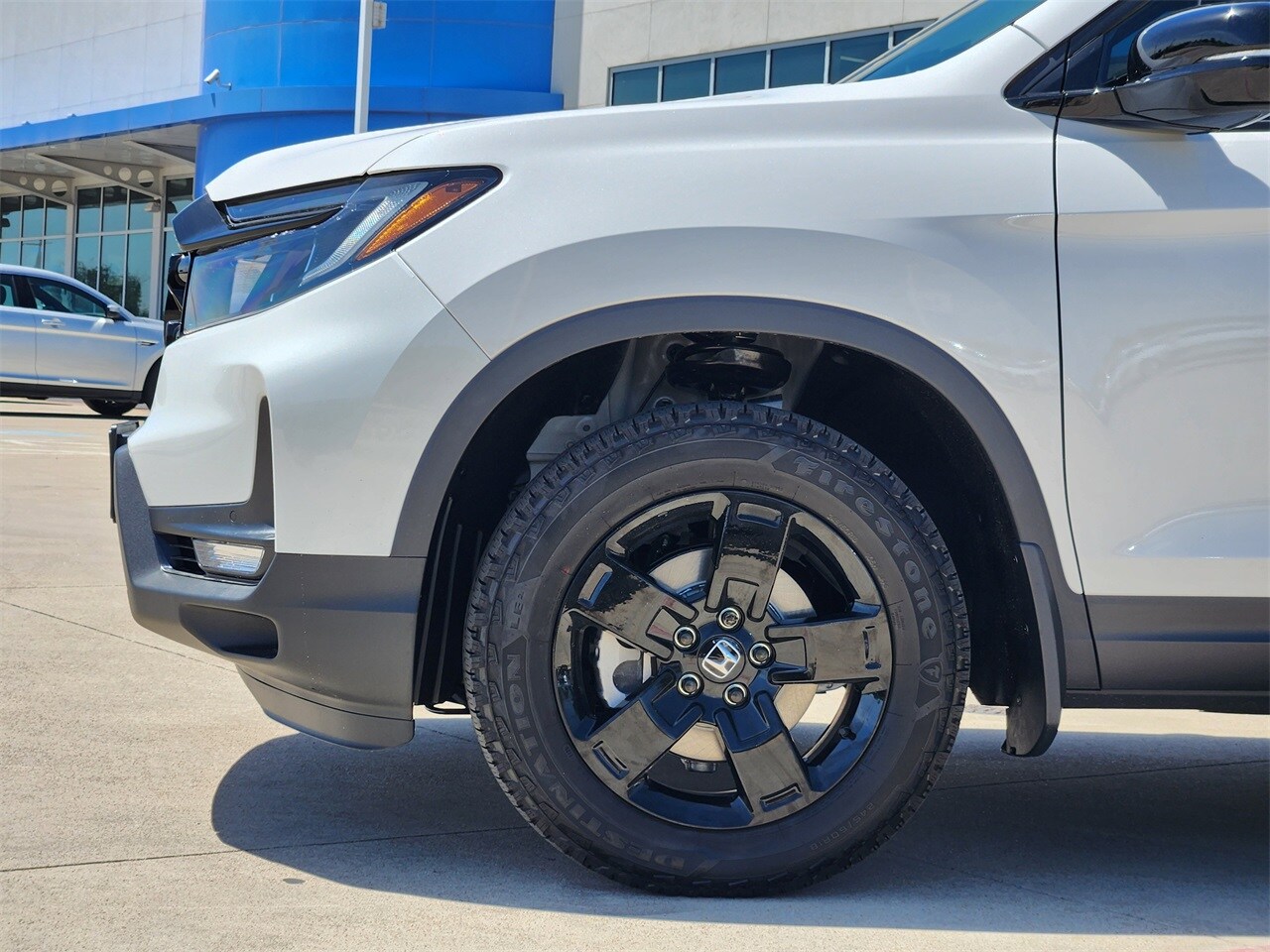 Vehicle image 7 of 21