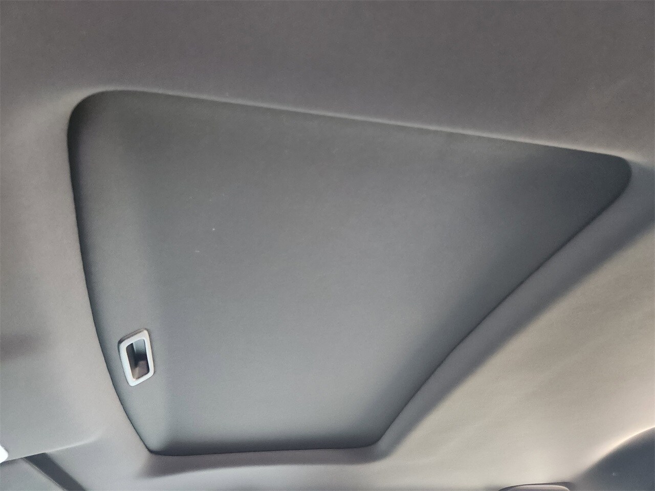 Vehicle image 17 of 21