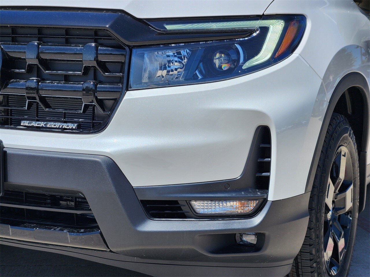 Vehicle image 18 of 21