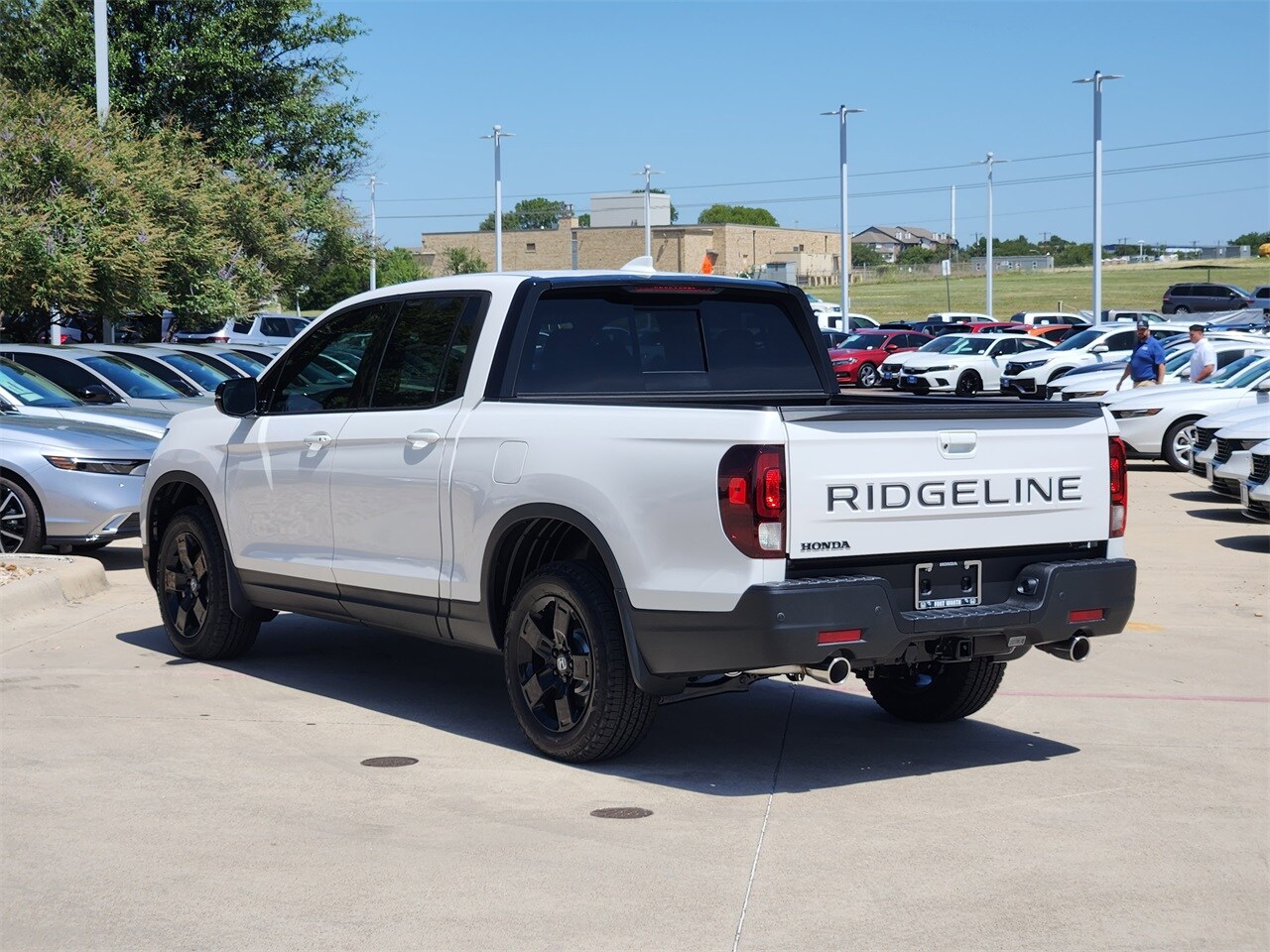 Vehicle image 4 of 21
