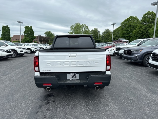 Vehicle image 8 of 37