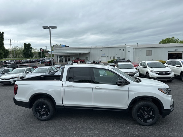 Vehicle image 4 of 37
