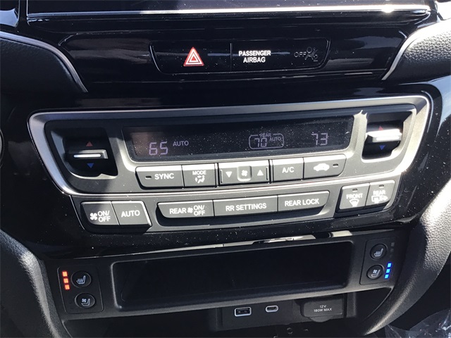 Vehicle image 29 of 37