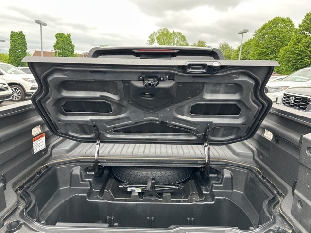 Vehicle image 15 of 37