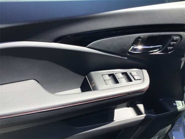 Vehicle image 21 of 37