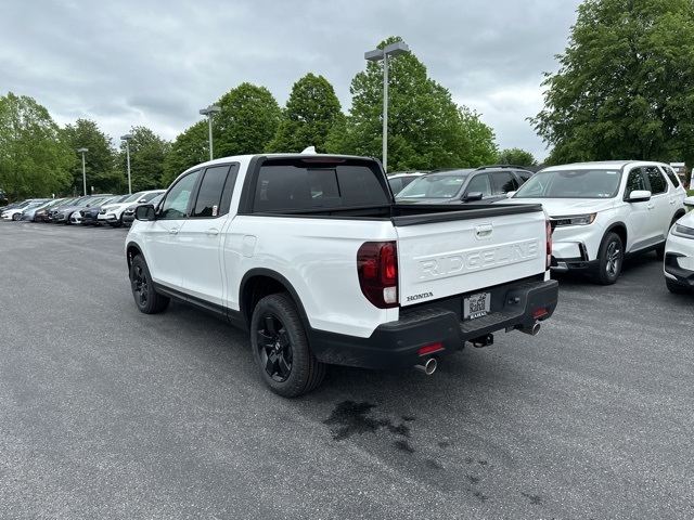 Vehicle image 6 of 37