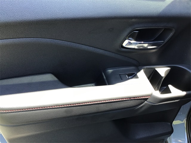 Vehicle image 34 of 37