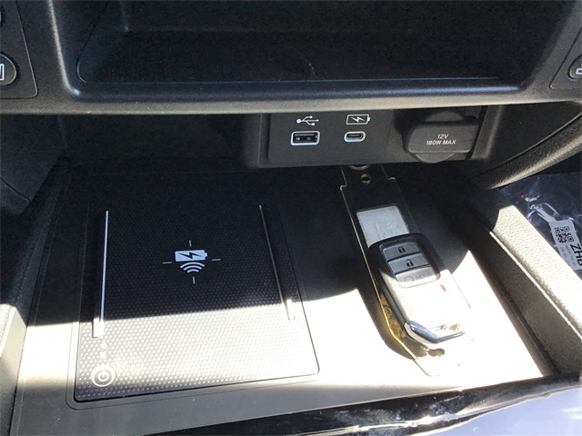 Vehicle image 31 of 37