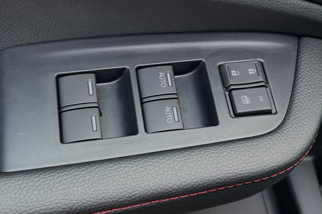 Vehicle image 13 of 32