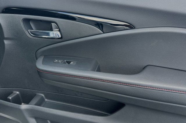 Vehicle image 20 of 32
