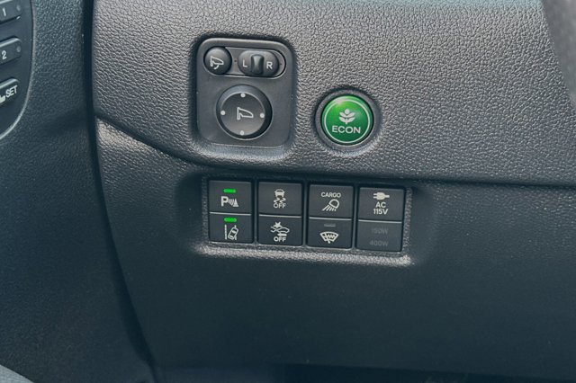 Vehicle image 31 of 32