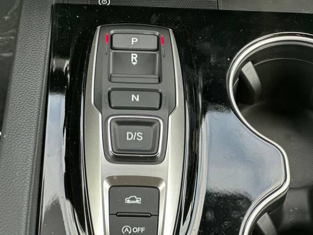 Vehicle image 31 of 37