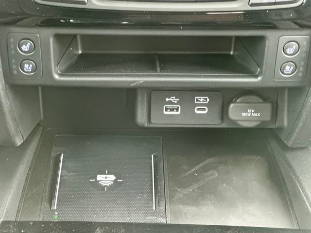 Vehicle image 13 of 37