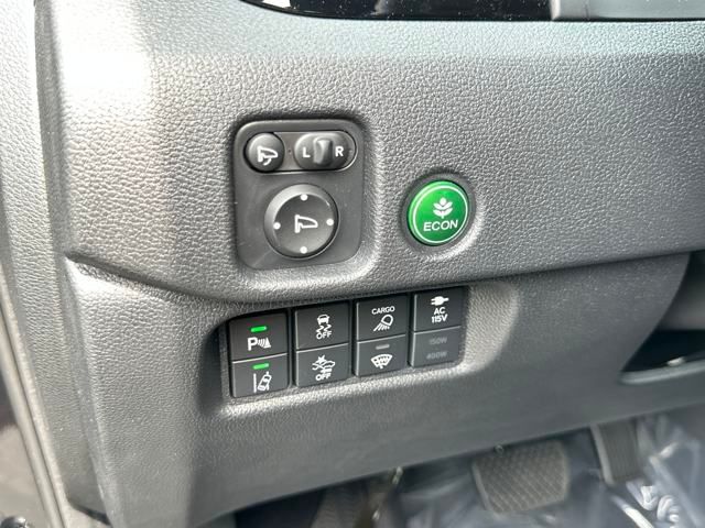 Vehicle image 35 of 37