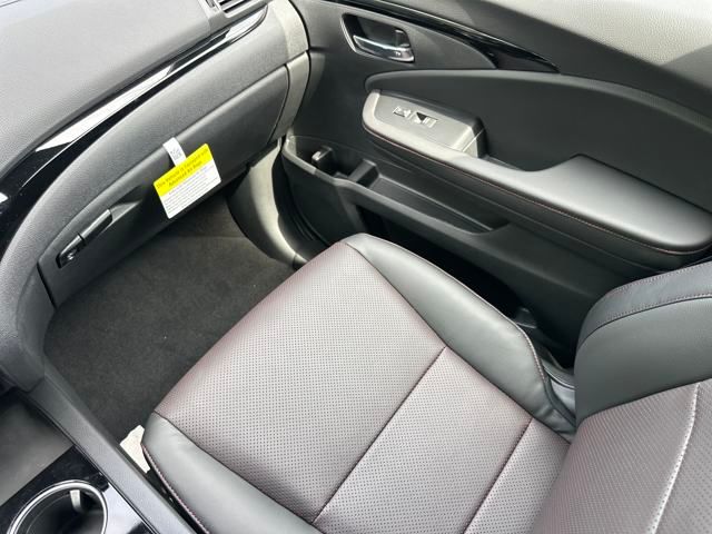 Vehicle image 33 of 37