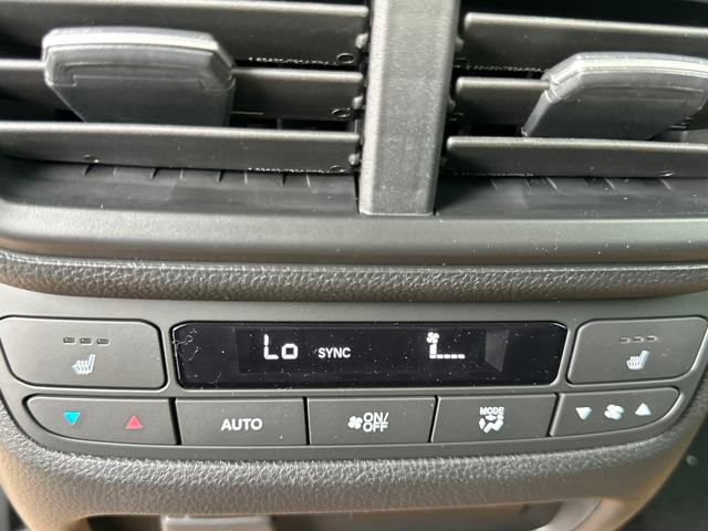 Vehicle image 25 of 37