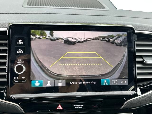 Vehicle image 18 of 37
