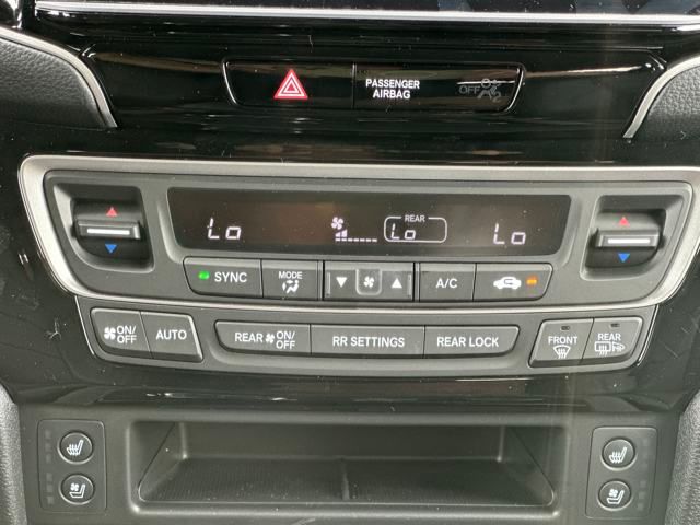 Vehicle image 21 of 37