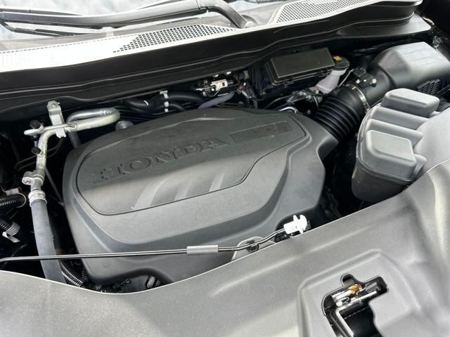 Vehicle image 9 of 37