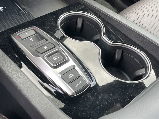 Vehicle image 24 of 26