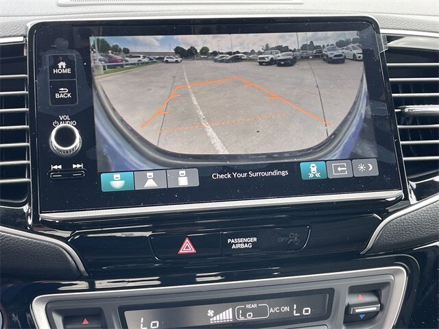 Vehicle image 17 of 26