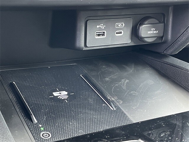 Vehicle image 9 of 26
