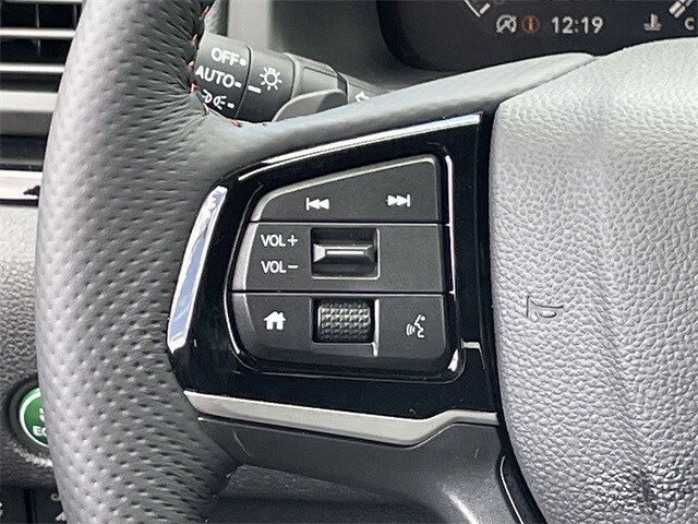 Vehicle image 22 of 26