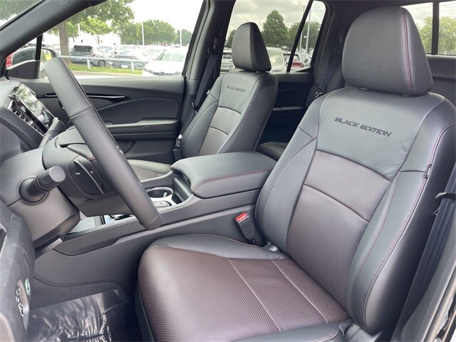 Vehicle image 10 of 26