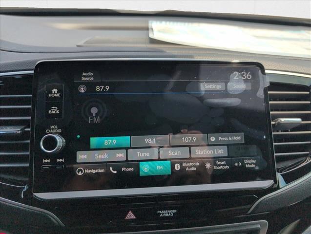Vehicle image 24 of 27