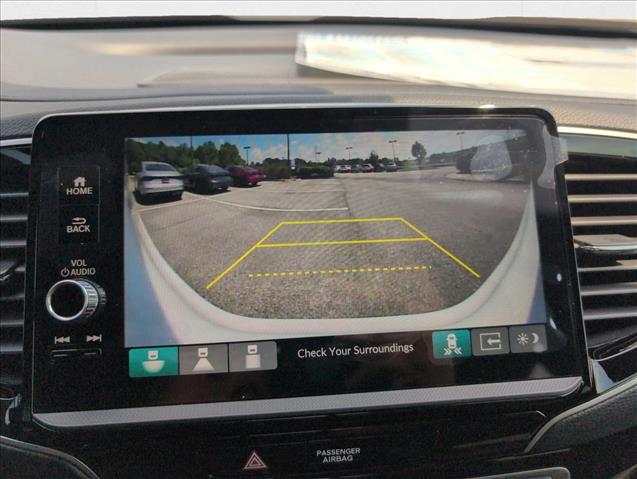 Vehicle image 22 of 27