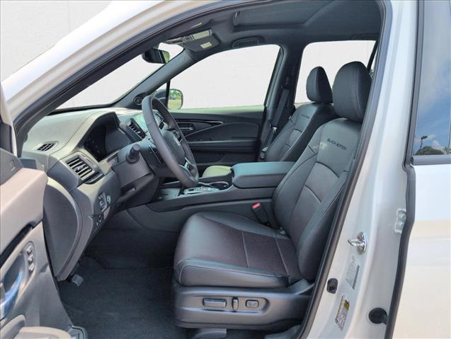 Vehicle image 16 of 27