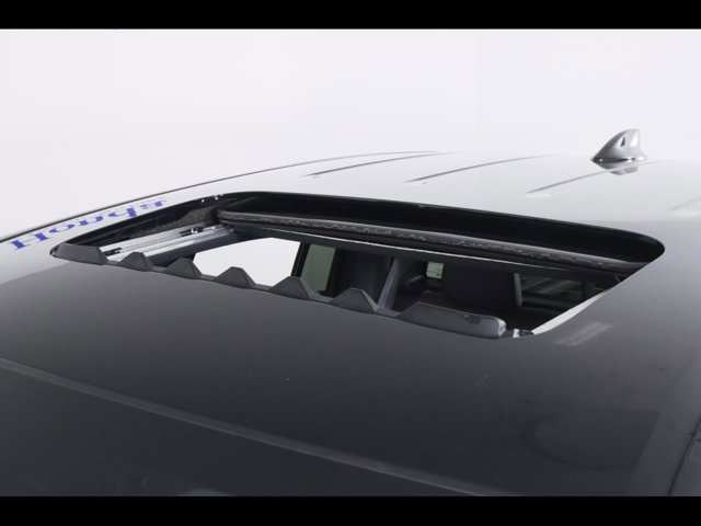 Vehicle image 25 of 26