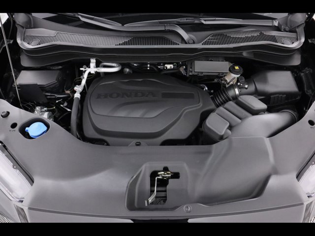 Vehicle image 9 of 26