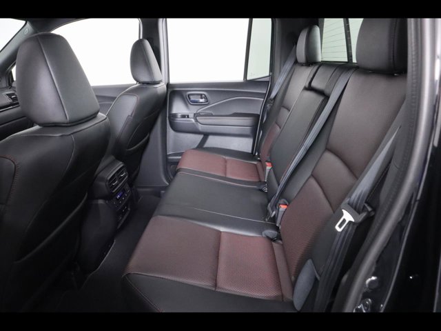 Vehicle image 13 of 26