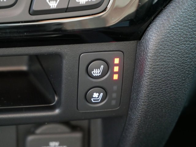 Vehicle image 26 of 32