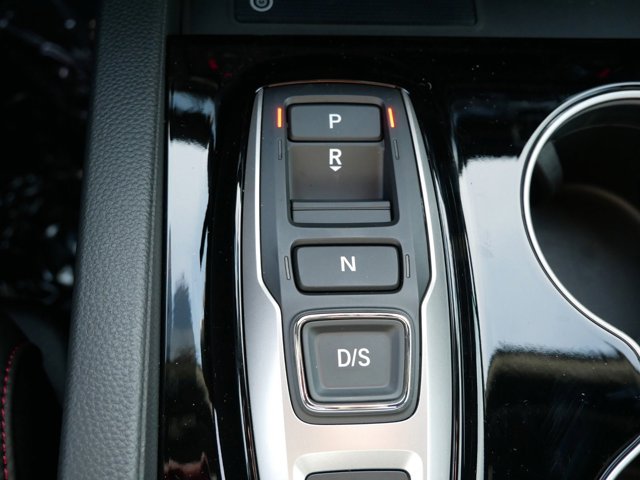 Vehicle image 23 of 32