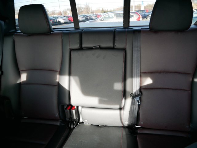 Vehicle image 13 of 32
