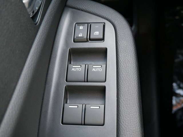Vehicle image 17 of 32