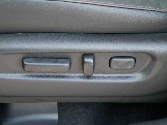 Vehicle image 15 of 32