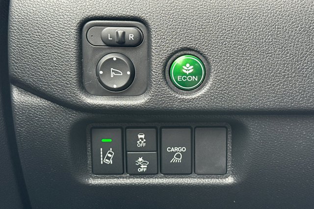 Vehicle image 29 of 33
