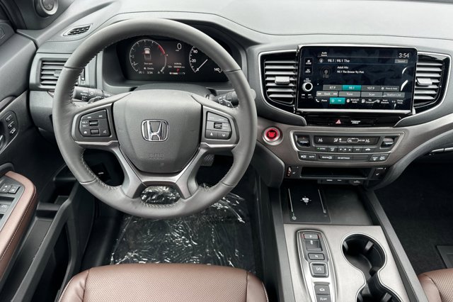 Vehicle image 16 of 33