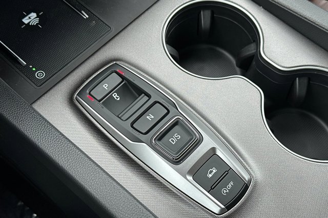 Vehicle image 23 of 33