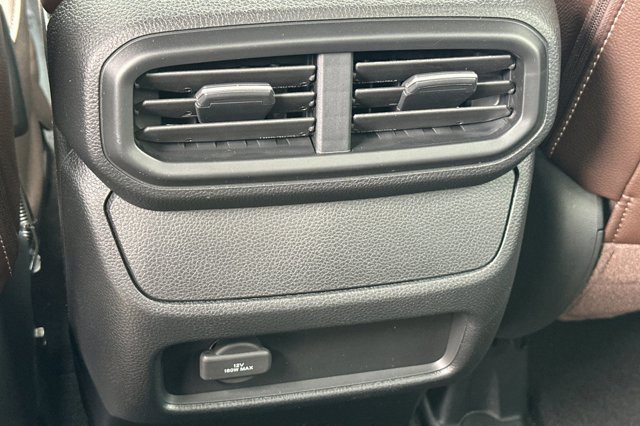 Vehicle image 14 of 33