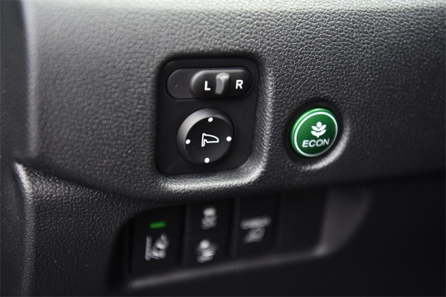 Vehicle image 13 of 29