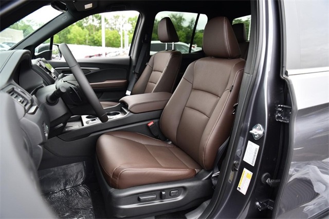 Vehicle image 24 of 29