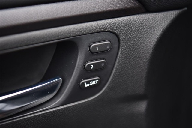 Vehicle image 11 of 29
